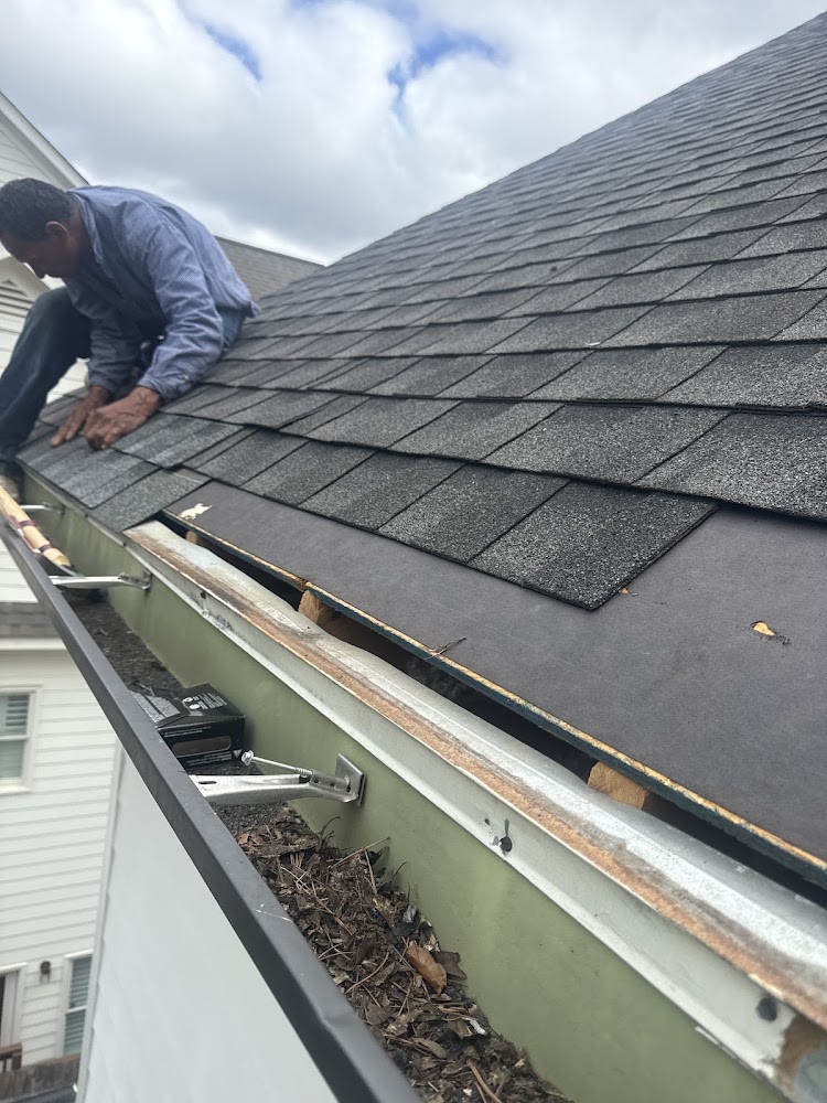 JR Professional Gutter Cleaning & Roofing Repair